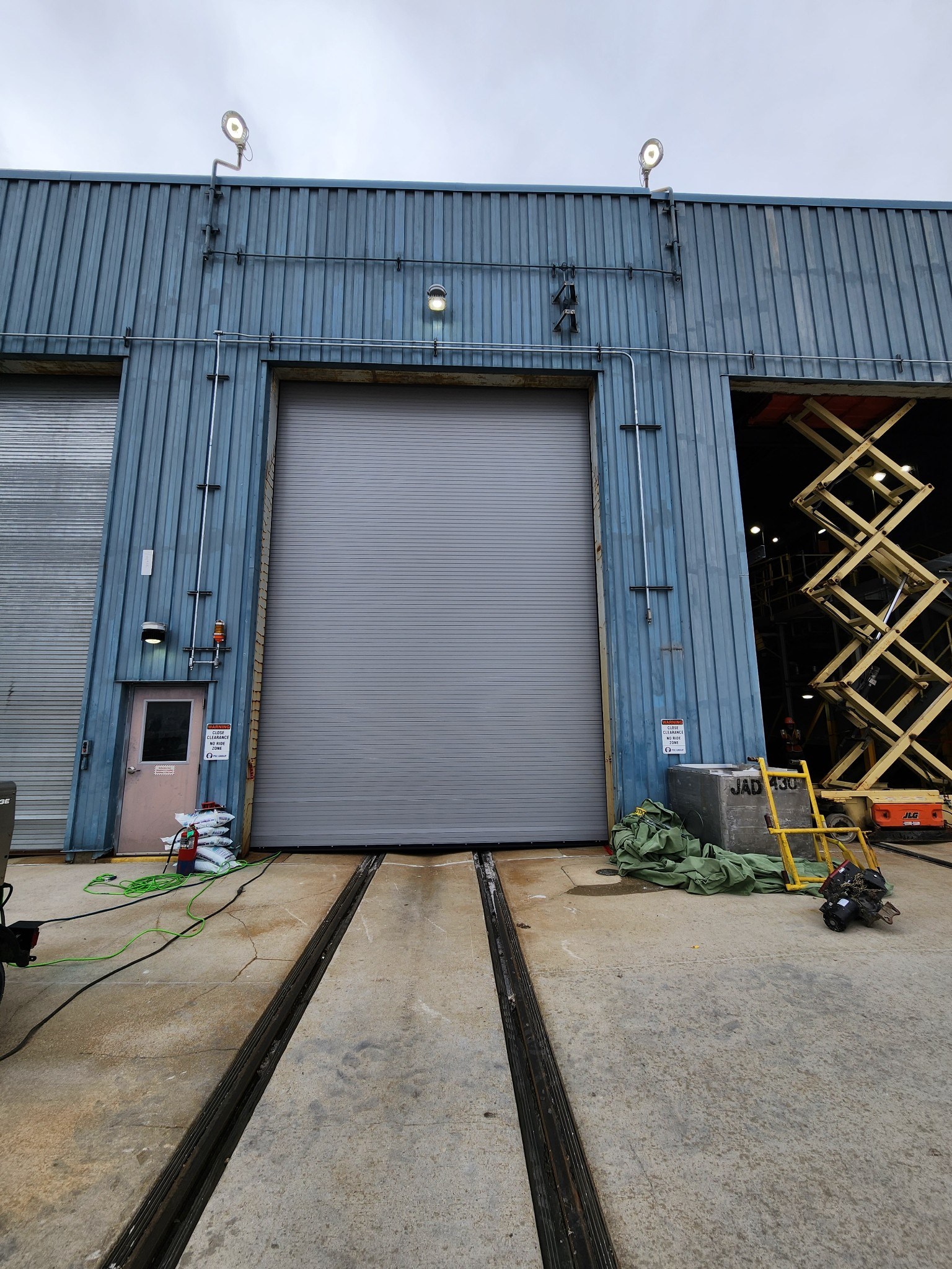 16' x 23' CHI Model 6201 Commercial Installation Door Masters